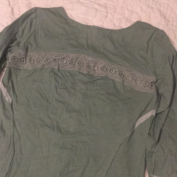 Bundle of two Tops (Pink sweater and Green Top) - Picture 3 of 3